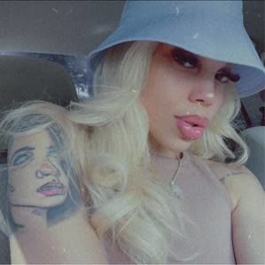 Meet your Posher, Alexis